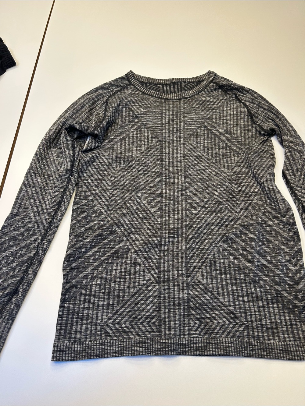 Women’s Lululemon Textured Grey Long-Sleeve Sweater